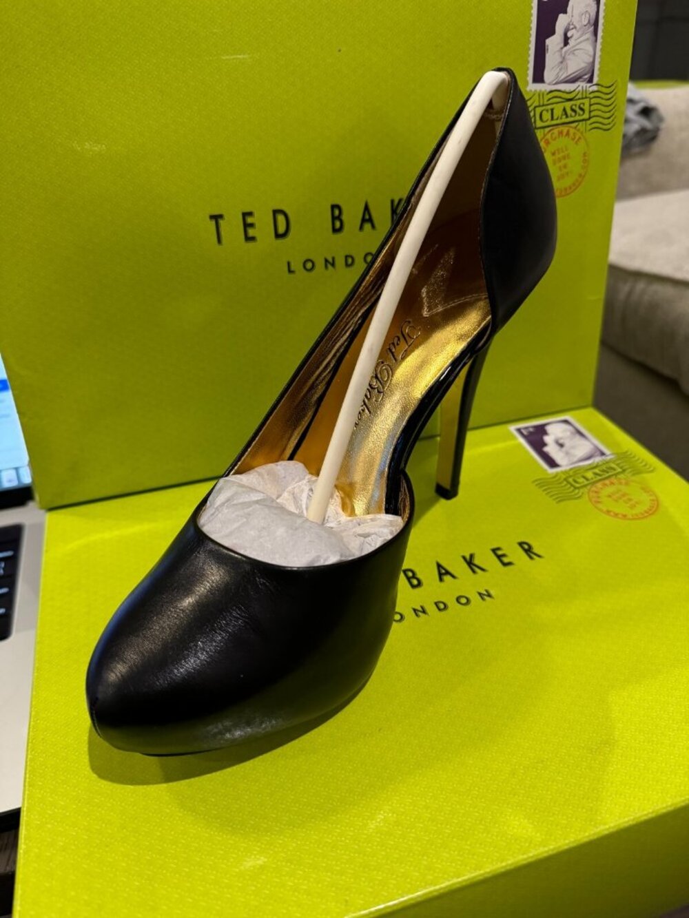 Ted Baker Cardeen Black Designer Pumps Gold Heel Size 8.5/10